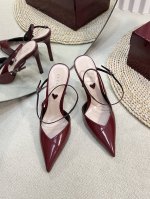 Gucci 24Ss春夏新款 G家尖头交叉V型系列 经典再现 简约设计高雅品质 鞋面以开边珠材料匠心打造 鞋面缀饰亮眼交叉小斜边的设计 后带着釆用松紧带五金品牌