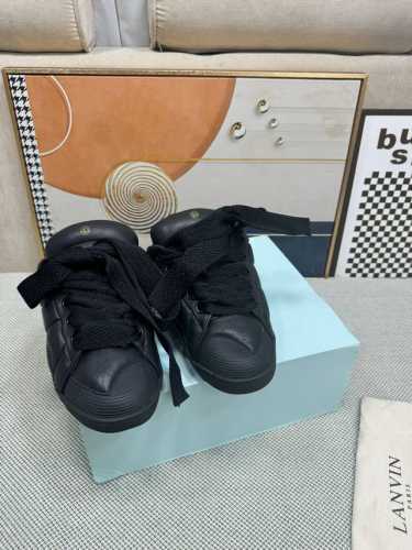 顶级版本 Lanvin × Gallery Department 联名款限定系列；沉稳、笃定、活泼、经典与潮流、成熟与青春；诠释多面魅力组合构成一个五彩斑斓的艺