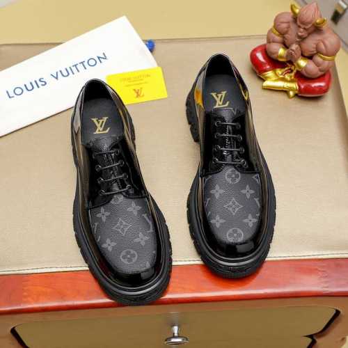Louis Vuitton 路易威登 新款官网爆款！原版一比一复刻，那种沉稳内涵儒雅的品味无法言喻的开启时尚鞋履的旅程从容应对各种场合！大牌的气势不言而明！上脚