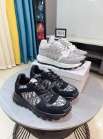 出厂价 Dior迪奥 爆卖款官网全球首发男鞋高端品牌 官网最新款系列：鞋面采用进口牛皮搭配专供面料打造网布透气内里。让行走更加便捷舒适！与官方的质量相比美的1：