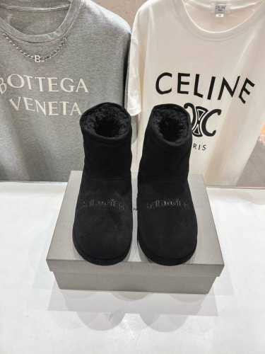 高版本出厂 BALENCIAGA*巴黎世家24ss秋冬新款羊毛短靴雪地靴 冬日凛凛不可缺之一，闭眼入都是不会后悔 上脚非常舒服超舒服 ZP订制面料 鞋面：定制进