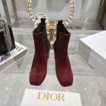 出厂 Dior 迪奥2024秋冬新款Icon系列骑士女靴 明星同款CD字母logo圆柱跟机车短靴 圆头低跟一脚蹬弹力靴 材质：鞋面进口麂皮绒: 进口皱漆羊皮+水