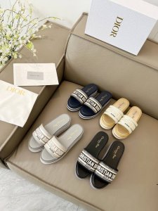 Dior 迪奥 春夏新款 Ivieta Dway 果冻色平底一字拖拼色女鞋 Cd字母Logo立体刺绣厚底圆头露趾拖鞋 原版开发市面顶级版本，脚感柔软细腻，舒适度