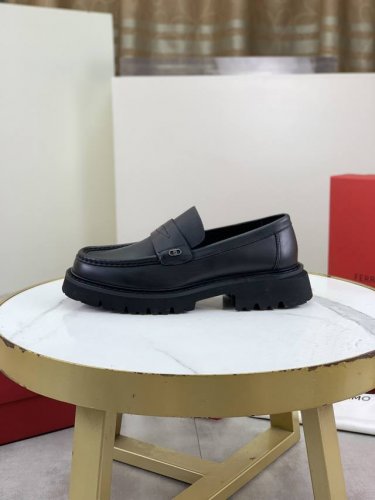 工厂p价p 顶级品质 Salvatore Ferragamo 菲拉格慕商务皮鞋 1:1顶级代购品质 鞋面进口精选原版开边珠小牛皮 内里垫脚均用进口原版水染牛皮