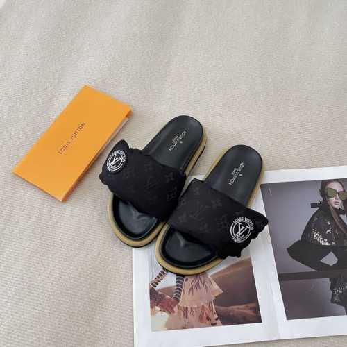 橙子出厂价p louis Vuitton 路易威登 Lv新款 魔术贴平底拖鞋 休闲凉拖 情侣款 代购级别 高级感十足 国内外博主刷爆的一款 复古又时髦 上脚美炸