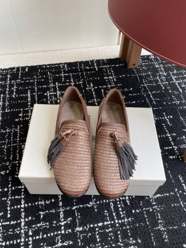 代购级半拖 单鞋 Brunello Cucinelli 25Ss 春夏新款 编织半拖 乐福鞋 Bc是意大利知名品牌，极简主义风格，纯手工串联珠链配饰！复古又高级