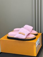 代购版，新色 Louis Vuitto N Ss24 New Arrival～ Lv驴家 春夏羽绒魔术贴凉拖鞋新品！ 内里填充90白鸭绒，轻软舒适，回弹性极佳！