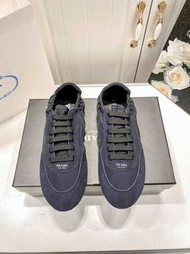 橙子出厂价p prada 普拉达2025新款 圆头系带平底休闲鞋 德训鞋 运动鞋 码数 35-40