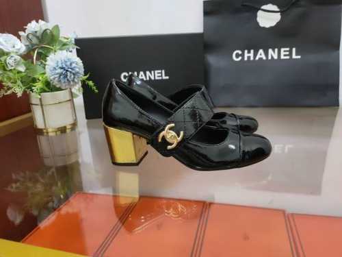 橙子出厂价 Chanel 香奈儿春夏新款 一字扣带菱格粗跟玛丽珍鞋 圆头高跟单鞋 要论精致和可爱还得是小香玛丽珍 永远的少女心 新款菱格款带 超显脚瘦 跟高：6