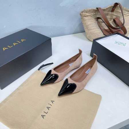 高品质出厂 ！小众潮牌Alaia 阿莱亚25春夏 走秀款爱心羊京高跟鞋！最近超火的一款高跟鞋 章小蕙同款 人气超高的一款高跟鞋 浪漫又迷人 舒适百搭配上不同款式 - 点击图像关闭