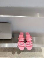 balencia*2025春夏新款金属铆钉平底高跟单鞋 这双Cagole凉鞋鞋型是淑女拖鞋上面的铆钉又超级朋克街头简直太别致了 Ins爆款 鞋面采用原版订做牛皮