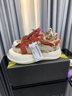 版本升级 新款乞丐鞋上架 Smilerepublic 厚底开口笑帆布鞋系列 檀健次，李晨，徐璐，程潇，王霏霏同款，以“Smile”为灵感来源 主打柔软的帆布设计