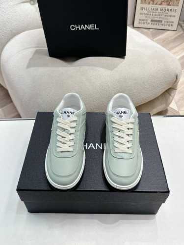Chanel香奶奶2024专柜顶级休闲款运动鞋 这款经典设计；鞋面多种工艺电绣的风格；大底却时尚运动；不平凡的拥入了多种配色元素 多元化混搭非常好看百搭，休闲，