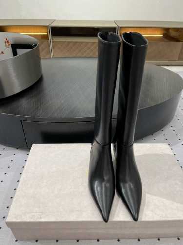 秋冬新品 进口 牛皮 内里 羊皮 鞋底 牛皮大底 优雅风格 创造不一样的感觉 跟高5 cm 专柜包装 简约气质款式！ show bdetails size. 3