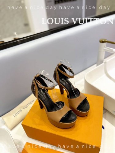 出厂 Loui& Vuitto&路易威登 法国代购新款驴牌 春夏首选 驴牌 巴黎代购款独家新款顶级版本 质量超级美爆 拼色设计 Zp 原版开模 原版扣开模 附带