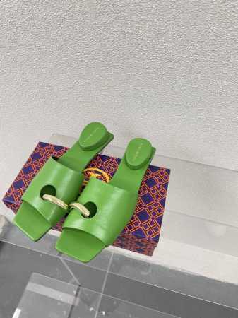 Toryburch 走秀款 拖鞋 经典五金系列平底凉鞋 绿色 高定版 环保牛皮 小牛皮更高级油边工艺 话不多说 品质先来 原版1:1开模 原版五金 原版大底 清 - 点击图像关闭