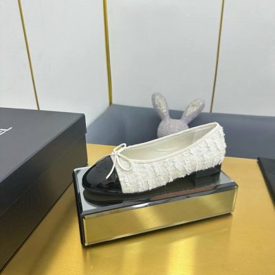 出厂价pp 香奈儿最新色 真皮底 顶级！ Ch***L 小香万年经典款 百搭系列 顶级系列芭蕾平底鞋 奢华永不退去的经典～材质:进口混种小羊皮 进口毛呢 内里垫