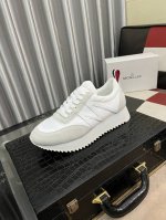 调工厂p价 男装男鞋 运动原单 Moncler 蒙口男士系带休闲运动鞋 具有舒适防滑性能 采用一体成型进口飞织科技面料制成 兼备创新 功能性与图形细节于一体 诠