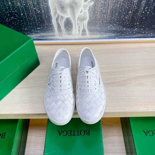 出厂 绑带鞋 编织皮 运动休闲 BV编织运动鞋 手工制造 BV 白色 小牛皮 编织 搭配 科技面料 原生态皮 这款经典款 简直bv最新天花板啦 皮实耐玩 厚底