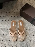 独家新品 Alaia 25Ss 平底夹趾网鞋包头半拖 兜兜转转还得是Alaia 极致的舒适和百搭 交叉带的设计有种芭蕾舞的感觉 章小蕙同款 甜酷芭蕾风 人气超高