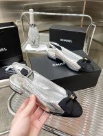 出厂价 CHANE* ｜小香24s春夏新品 米兰走秀款拼色蝴蝶结凉鞋 鞋面采用进口羊皮 特殊布料 内里垫脚均为丝绸羊皮 意大利进口牛皮大底 Size：35-39