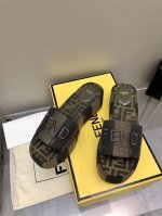 2025 最新款春夏最新爆款走秀款刺绣Logo拖鞋系列 原版1:1开发，首款带Ff Baguette装饰性搭扣新鲜血液注入加Ff复古的设计 超好看百搭，非常吸眼