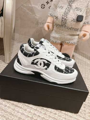 冲量价: 年人气产品一香萘儿 Chanel 彩布系列现货发售 购原版1:1复刻 每一针一线都高标准要求 不论从型体 舒适度 用料 做工 包装上面 我们都下足工夫