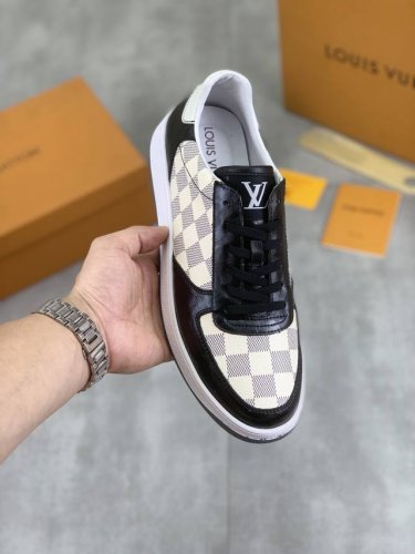 出厂价 实价 Louis Vuitton 新款lv路易威登 * Lv经典潮鞋！选用进口原厂柔软小牛皮，水染猪皮内里.原版耐磨橡胶大底！高品质精品！码数：38-4