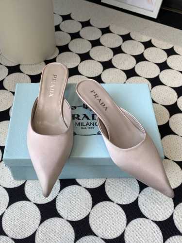 PRADA 25ss新款穆勒鞋 真丝尖头 真丝材质搭配TPU穆勒系列春夏单鞋凉鞋 意大利真皮大底 跟高4CM 专柜购买原版 正品一比一开发 所有细节 材料 全部