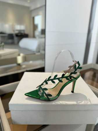 价格： Gianvito rossi 2025 新款拖鞋顶级版本，代购品质！施华洛奇水钻尖头高跟拖鞋，宛如从童话中走来的仙履。施华洛奇水钻璀璨耀眼，如同繁星点点 - 点击图像关闭