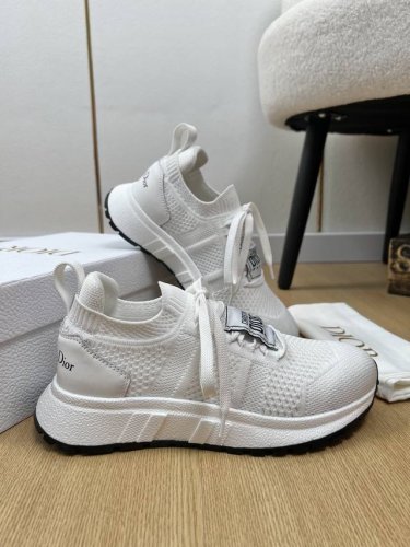 情侣款Dior迪奥 2025 d家2025秋冬新品 专柜最新针织 飞织 厚底 休闲 运动鞋系列 原版购入开发 做货 这款 Run'n'dior 运动鞋是2025