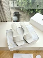 totemeg213S 代购级一字带鞋一脚蹬懒人鞋瑞典小众 Toteme,22 年新款北欧极简风格，复古小方头，里外全皮，柔软，看似简单的鞋子，实际耗料又重工，