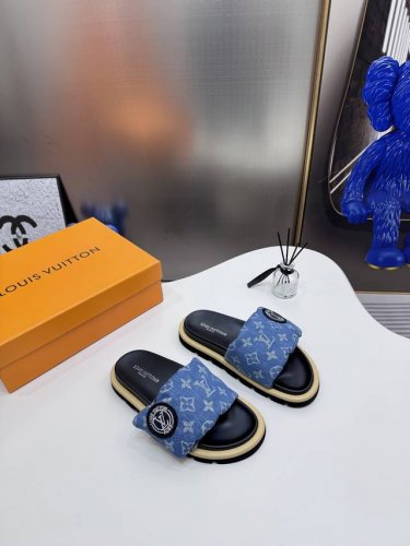 橙子出厂价p louis Vuitton 路易威登 Lv新配色 休闲魔术贴拖鞋 平底凉拖 情侣款 专柜同步更新 鞋面采用独一无二的驴家独特面料 面料轻盈透气 超