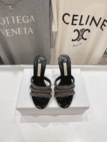 高版本出厂 Casadei 卡桑帝 2025 Ss 夏季新品蝴蝶结高跟鞋拖鞋 f W25最性感鞋子 Casadei 亮相米兰时装周 绝美高跟鞋 独家品牌辨识度的