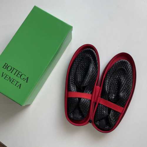 Bv 顶级 情侣款Size: 39-44 葆蝶家Bottega Veneta经典新款编织平底男士Sundy便鞋 Intrecciato黑色羊皮革编织便鞋，整鞋羊