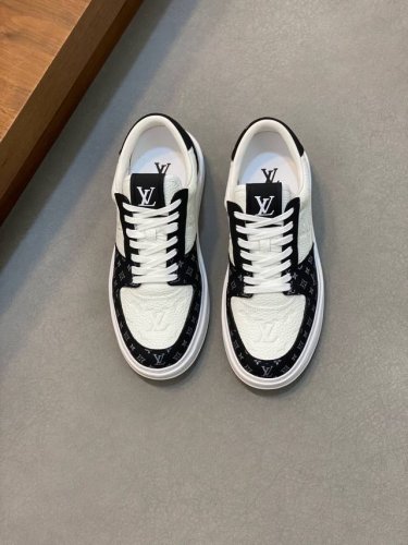Louis Vuitton 路易威登 -高端品质 原单 -鞋面：纳帕小牛皮、高周波品牌Logo -内里：高弹力帆布布匹，牛皮垫脚 -大底：超轻Tpu发泡成型大底