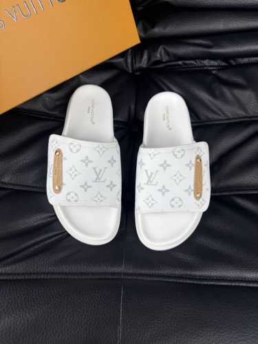 38-45 Louis V*高端精品 奢品拖鞋 1:1高端品质 休闲阳光宽松舒适型 最高版本高品质精品 经夏季必入哦