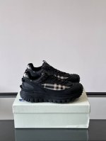 burberry 顶级 Size：39-44 38.45定做 Bur**巴宝莉户外系带运动鞋，具有舒适防滑性能，采用皮革和科技面料制成，专为户外跑步或都市漫步而