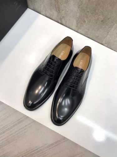 顶级原单 品牌：Dior 迪奥 标准码：男码39-44 38 45定做 等级：专柜同款 顶级原单 材料：原版牛手工改色 水染牛里 原版真皮大底 款式类别：男士时