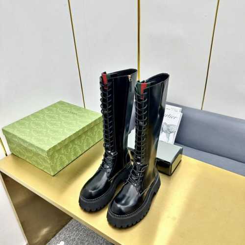 出厂价 2024最新版古琦GUCCI百搭绑带马丁靴，方便穿脱‘品牌织带拼色搭配 跟高：5cm 面料：牛皮 开边珠 内里 垫脚：羊皮里。 大底是发泡大底材质 颜色