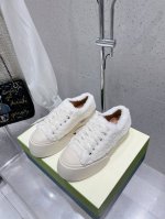 玛尼秋冬新款玛丽珍毛毛鞋 Marni是来自意大利的独立设计师品牌，迅速走红国际时装界的一个著名品牌。正品购入开发 完美复刻 纯粹的奢华感是Marni所致力打造的