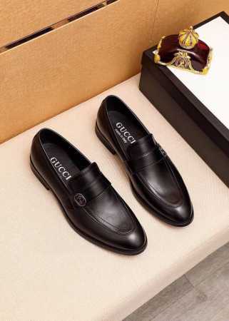 商品商标 Gucci 古驰 休闲皮鞋 正码码数: 39-44 38.45.46订制 商品材料 精选 进口头层小牛皮鞋面+原版五金扣 进口羊皮内里 强烈立体视觉效 - 点击图像关闭