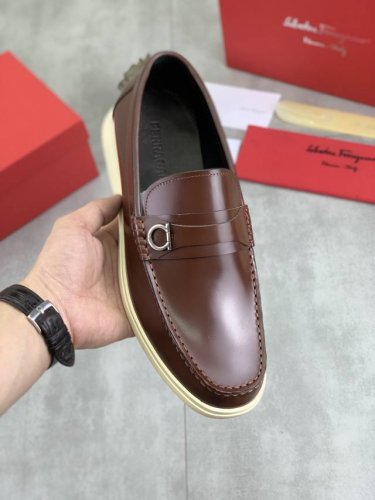 工厂p价p 实价 水染牛里 Salvatore Ferragamo 菲拉格慕 男士最新款休闲商务皮鞋 同步上市 面料采用专用进口原版开边珠小牛皮 内里采用进口水