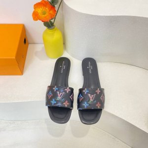 橙子出厂价p louis Vuitton 路易威登 夏季新款 Lv彩色压纹方头平底拖鞋 休闲凉拖 码数 34-42