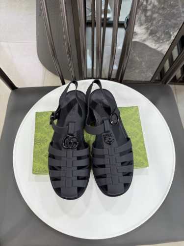哑光版 有量有价 Size:37-46 最新版Tpu版本 几百吨机台实际制作 区别市场其他任何低版本没有留痕 Gg 25Ss春夏最新款 双G果冻凉鞋 专柜购买原
