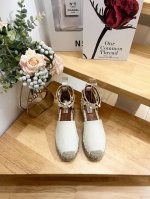 新品 Valentino Garavani 荔枝牛皮系带坡跟凉鞋 金属效果工艺处理铆钉装饰 麻绳包裹坡跟 可调节小牛皮系带 坡跟防水台 意大利制造 -36-41