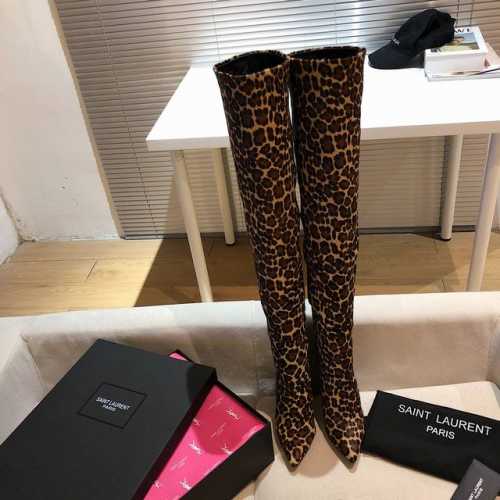 Saint Laurent 圣罗兰 YSL高跟长筒靴。上脚自然褶皱很好的修饰脚型，搭配高跟秒变大长腿。 鞋面：进口马毛 牛皮 内里 垫脚：进口羊皮 大底：意大利