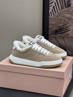 顶级品质 miu fw24 new arrival～ miu24秋冬羊毛运动鞋新品 小牛皮鞋面，皮毛一体内里 脚感满分 size 35-41