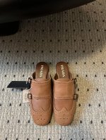 Prad* 25ss 普拉达走秀款复古2扣半拖爆款！走秀款 复古感时髦满满 随意百搭 时尚休闲 独到味道，人人都爱也轻松驾驭 每年都会爆.足以征服你，穿上它，休