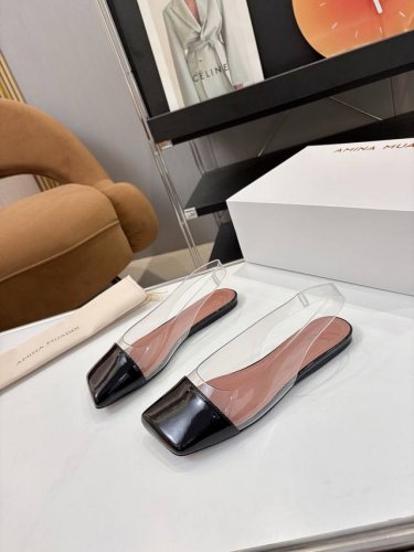 price: 品 牌：Amina Muaddi Amina Muaddi 阿米娜方头胶片凉鞋！无数的名设计师都把他看作“Designer Of Designer